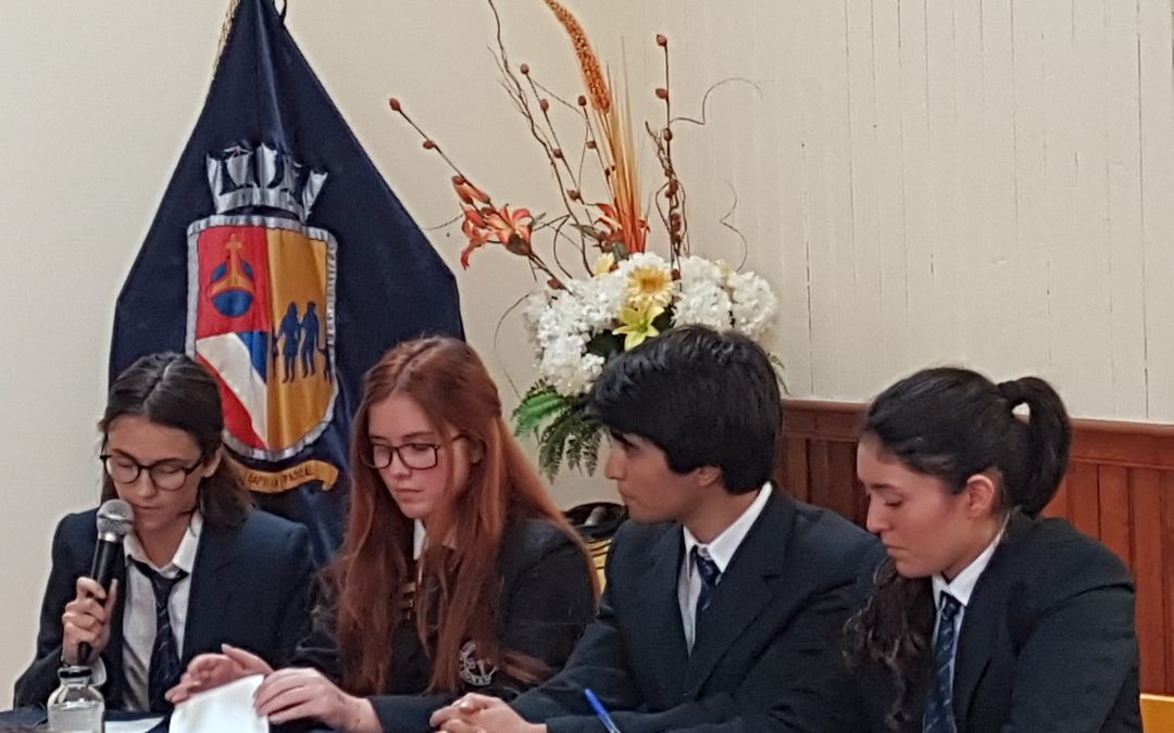 Equipo de Debate SD Primer Lugar en Interescolar de Colegio Capellán Pascal