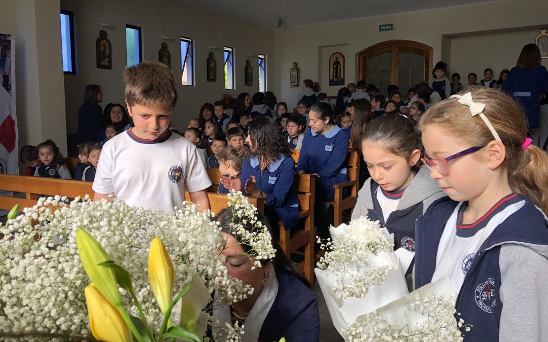 Mes de María en Colegio Saint Dominic