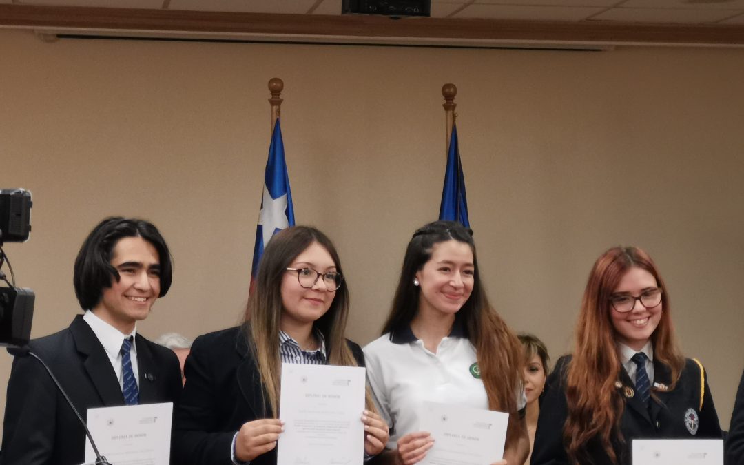 Alumnos destacan en Concurso de Ensayo 2019 de la Academia Parlamentaria