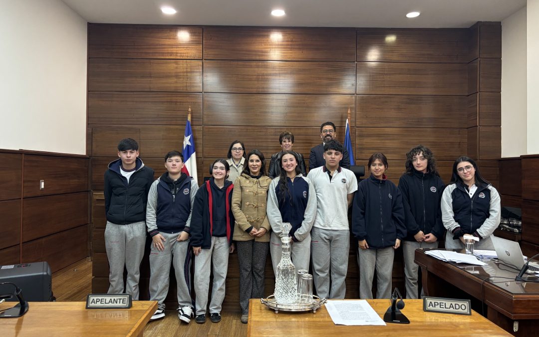 Estudiantes de III° Medio vivieron enriquecedora salida pedagógica junto al electivo de Comprensión Histórica del Presente